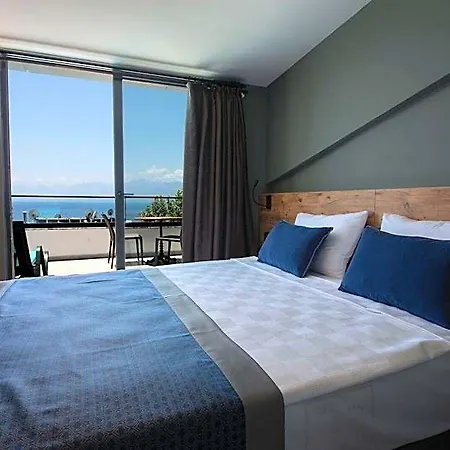 Pure Blanche Hotel