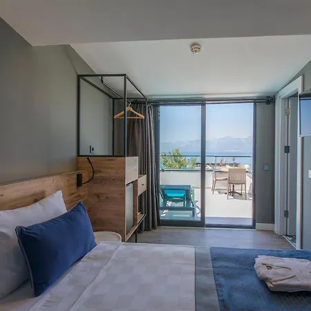 מלון Pure Blanche 3*